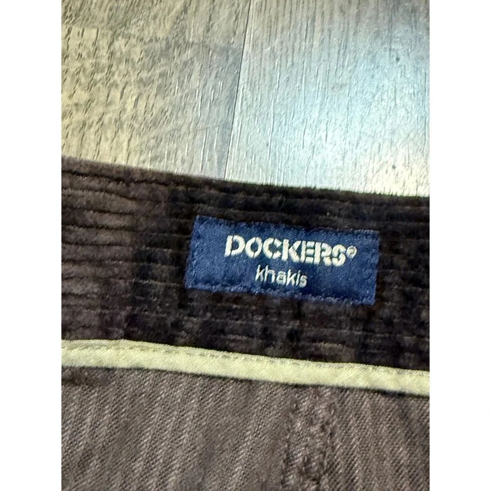 Dockers Pants Mens Size 36x30 Brown Corduroy Khakis Pleated Relaxed Fit Trousers